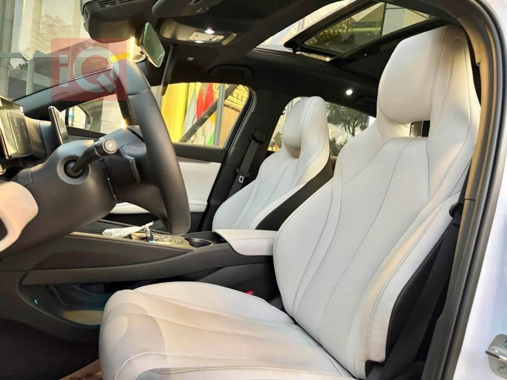 https://cdn.iqcars.io0747d4ad-8fa4-4ea3-8975-be89567fd2f2_7.jpg